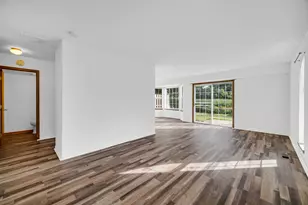 55 King Dr, Streamwood, IL 60107 - Photo 7