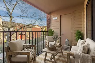 1915 N Hicks Rd, Palatine, IL 60074 - Photo 15