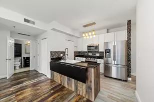400 W Ontario St, Chicago, IL 60654 - Photo 5