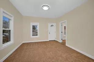 729 Claim St, Aurora, IL 60505 - Photo 7