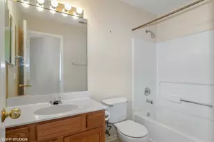 2906 Stonewater Dr, Naperville, IL 60564 - Photo 13