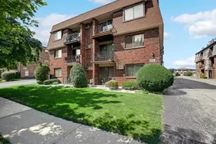 9832 Nottingham Ave, Chicago Ridge, IL 60415 - Photo 1