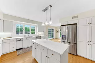 390 S Basswood Rd, Lake Forest, IL 60045 - Photo 5