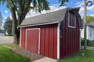 255 Oak St, Hampshire, IL 60140 - Photo 9