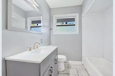 11257 S Pacific Drive, Worth, IL 60482 - Photo 13