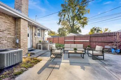 11257 S Pacific Drive, Worth, IL 60482 - Photo 15