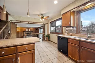 2757 Karen Ln, Glenview, IL 60025 - Photo 7