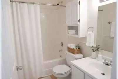 727 Nantucket Way, Island Lake, IL 60042 - Photo 5