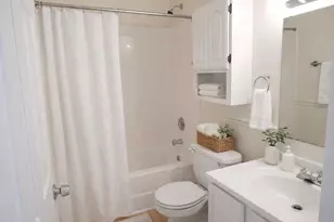 727 Nantucket Way, Island Lake, IL 60042 - Photo 5