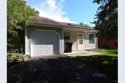 727 Nantucket Way, Island Lake, IL 60042 - Photo 1