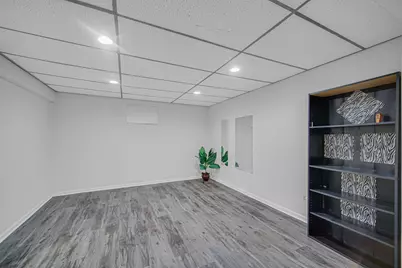 933 Shambliss Lane, Buffalo Grove, IL 60089 - Photo 13