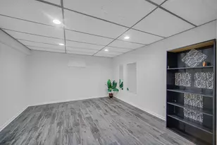 933 Shambliss Ln, Buffalo Grove, IL 60089 - Photo 13