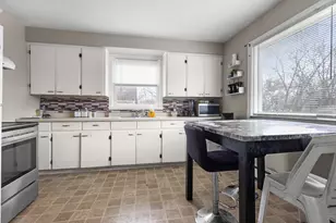 208 Moseley St, Elgin, IL 60123 - Photo 11