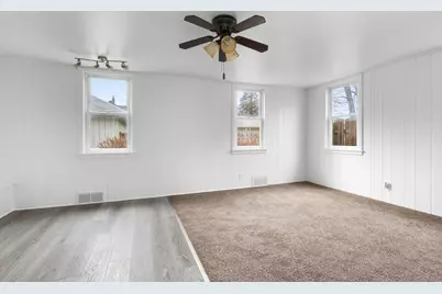 208 Moseley Street, Elgin, IL 60123 - Photo 19