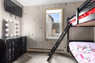 208 Moseley St, Elgin, IL 60123 - Photo 9