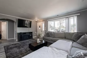 12769 S Loveland St, Alsip, IL 60803 - Photo 9