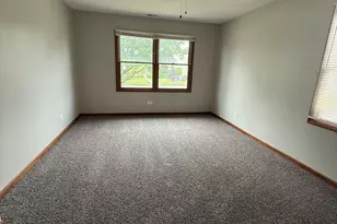 674 E Algonquin Rd, Des Plaines, IL 60016 - Photo 15