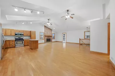 4 Junior Drive, Sandwich, IL 60548 - Photo 3