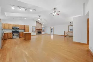 4 Junior Dr, Sandwich, IL 60548 - Photo 3