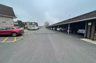 3235 S Manor Dr, Lansing, IL 60438 - Photo 7