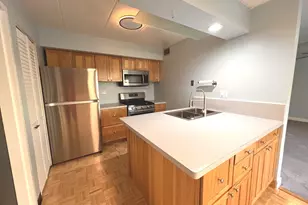 210 E Fountainview Ln, Lombard, IL 60148 - Photo 7