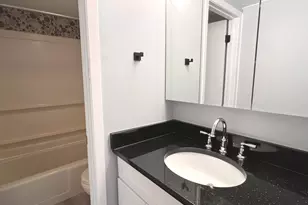 210 E Fountainview Ln, Lombard, IL 60148 - Photo 9