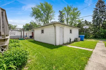 5265 W Devon Avenue, Chicago, IL 60646 - Photo 19
