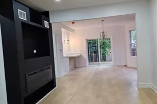 5402 N Mobile Ave, Chicago, IL 60630 - Photo 3