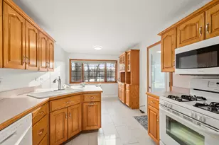 7761 W Foresthill Ln, Palos Heights, IL 60463 - Photo 7