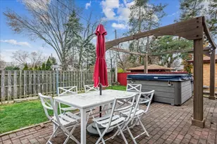 458 S Burno Dr, Palatine, IL 60067 - Photo 5