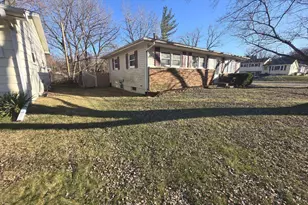 8129 9th St W, Rock Island, IL 61201 - Photo 9