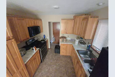 8129 9th Street W, Rock Island, IL 61201 - Photo 3