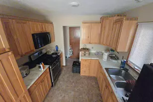 8129 9th St W, Rock Island, IL 61201 - Photo 3