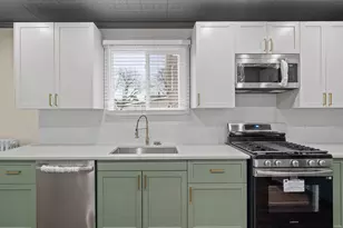 412 W 9th St, Sterling, IL 61081 - Photo 9