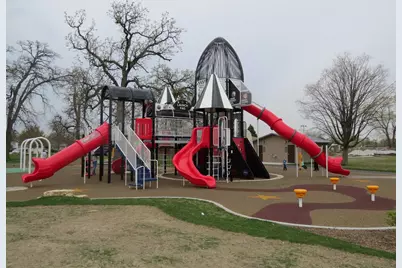 5825 W 103rd Street #3SE, Oak Lawn, IL 60453 - Photo 9