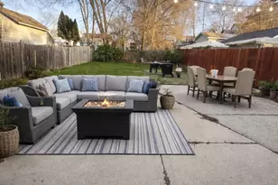 689 N Lincoln Ave, Aurora, IL 60505 - Photo 7