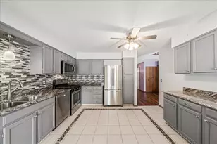 216 Country Club Dr, Prospect Heights, IL 60070 - Photo 3