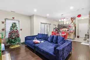 830 E Bowen Ave, Chicago, IL 60653 - Photo 3