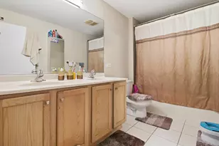 830 E Bowen Ave, Chicago, IL 60653 - Photo 7