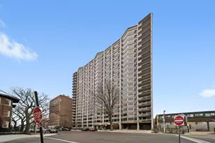 555 W Cornelia Ave, Chicago, IL 60657 - Photo 1