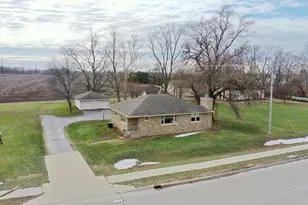 1296 E Bourbonnais Pkwy, Bourbonnais, IL 60914 - Photo 11