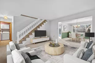 547 Woodmar Ln, Crystal Lake, IL 60014 - Photo 7