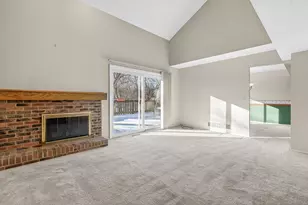 547 Woodmar Ln, Crystal Lake, IL 60014 - Photo 15