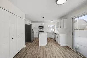 1661 Charlotte Cir, Naperville, IL 60564 - Photo 15