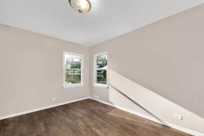 5522 Pershing Avenue, Downers Grove, IL 60515 - Photo 15