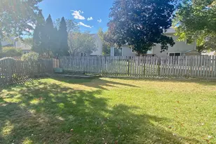 30 Wildwood Dr, Roselle, IL 60172 - Photo 19