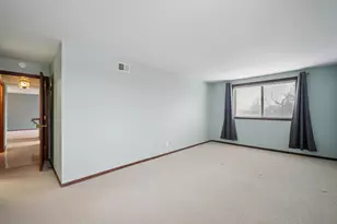 1S150 Spring Rd, Oakbrook Terrace, IL 60181 - Photo 9