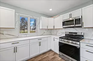 10 E Locust St, Ashmore, IL 61912 - Photo 9