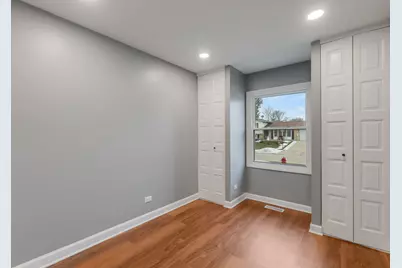 1330 E Kennedy Drive, Streamwood, IL 60107 - Photo 11