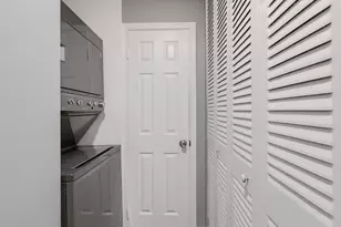 1330 E Kennedy Dr, Streamwood, IL 60107 - Photo 15